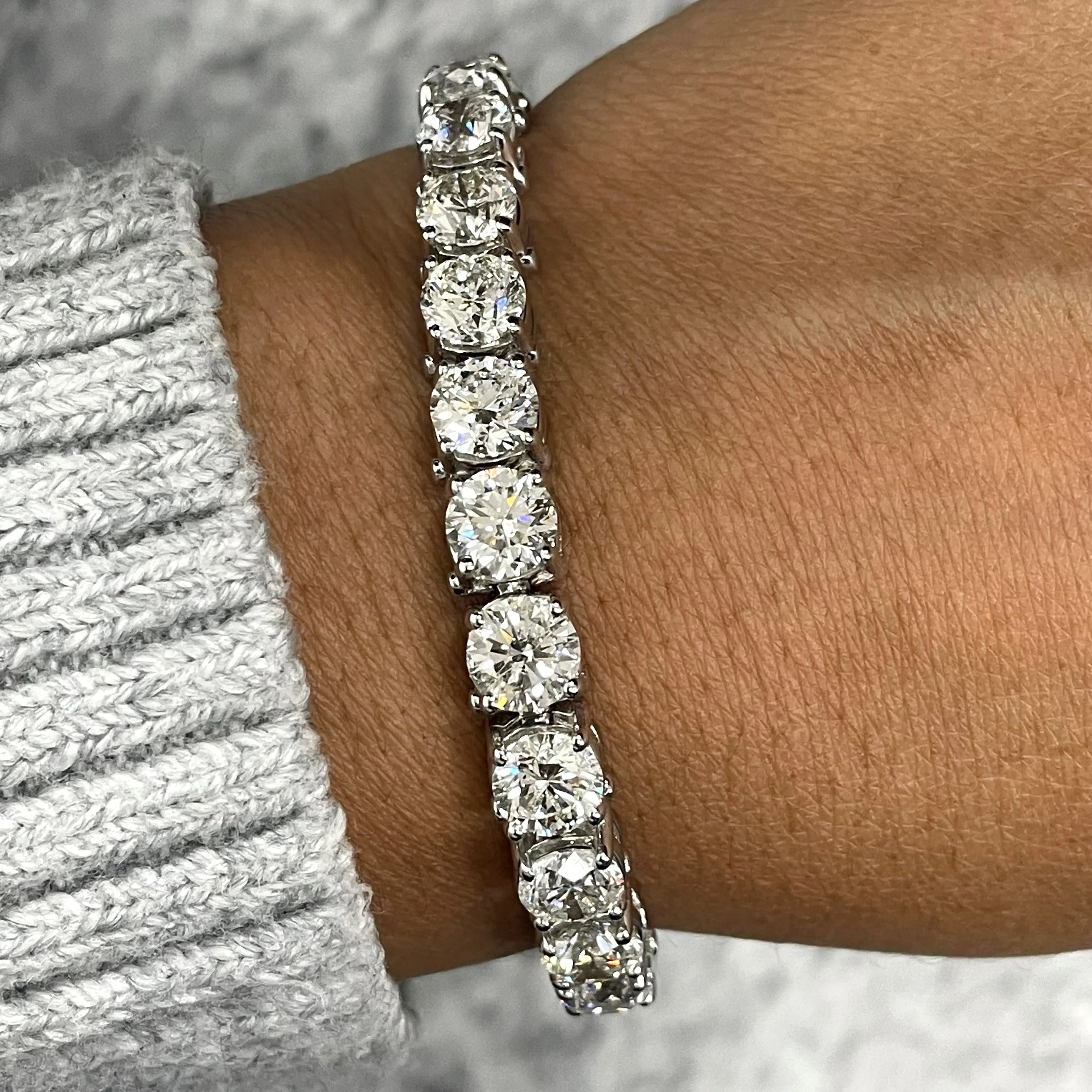 Beauvince Diamond Tennis Bracelet (26.01 ct Diamonds) in White Gold