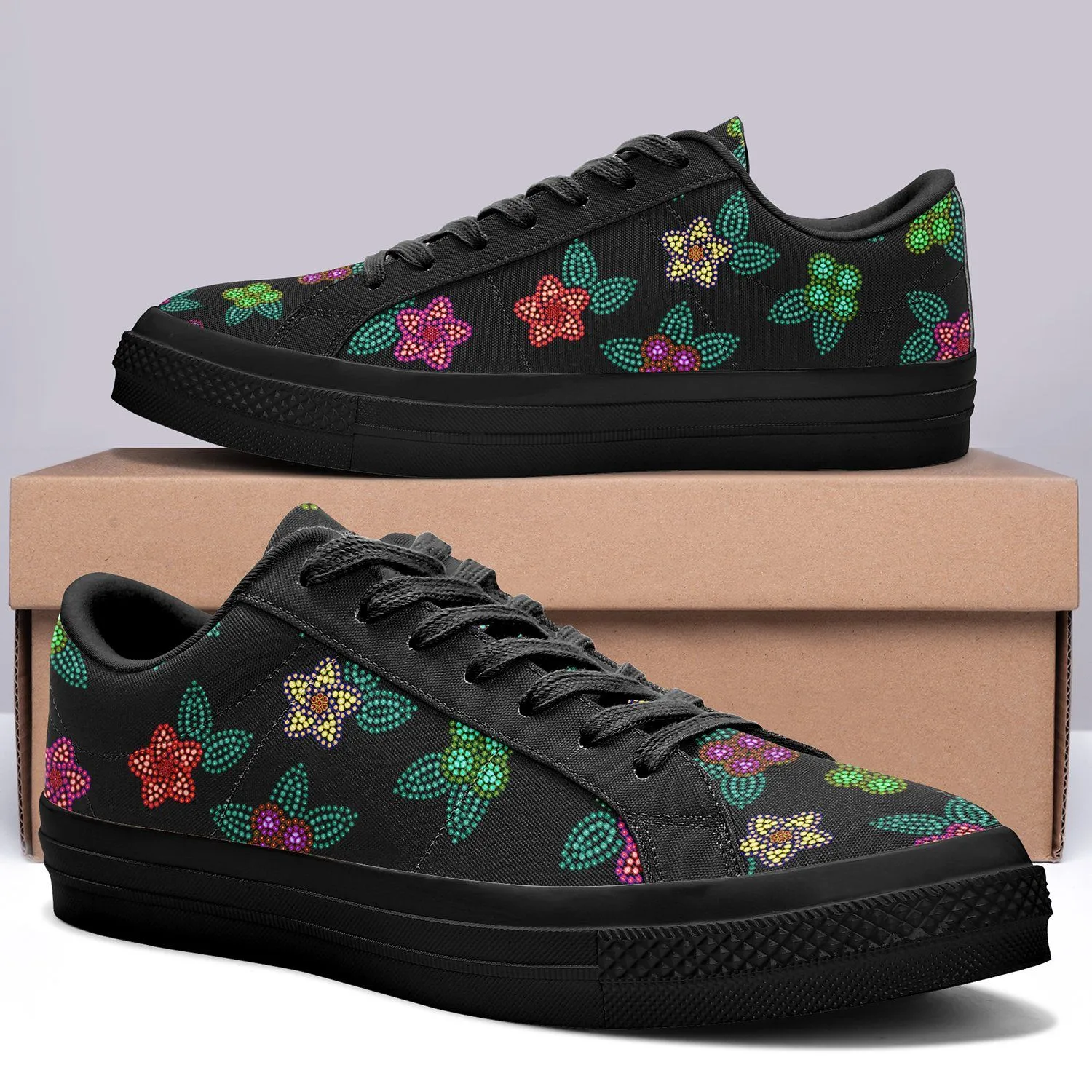 Berry Flowers Black Aapisi Low Top Canvas Shoes Black Sole