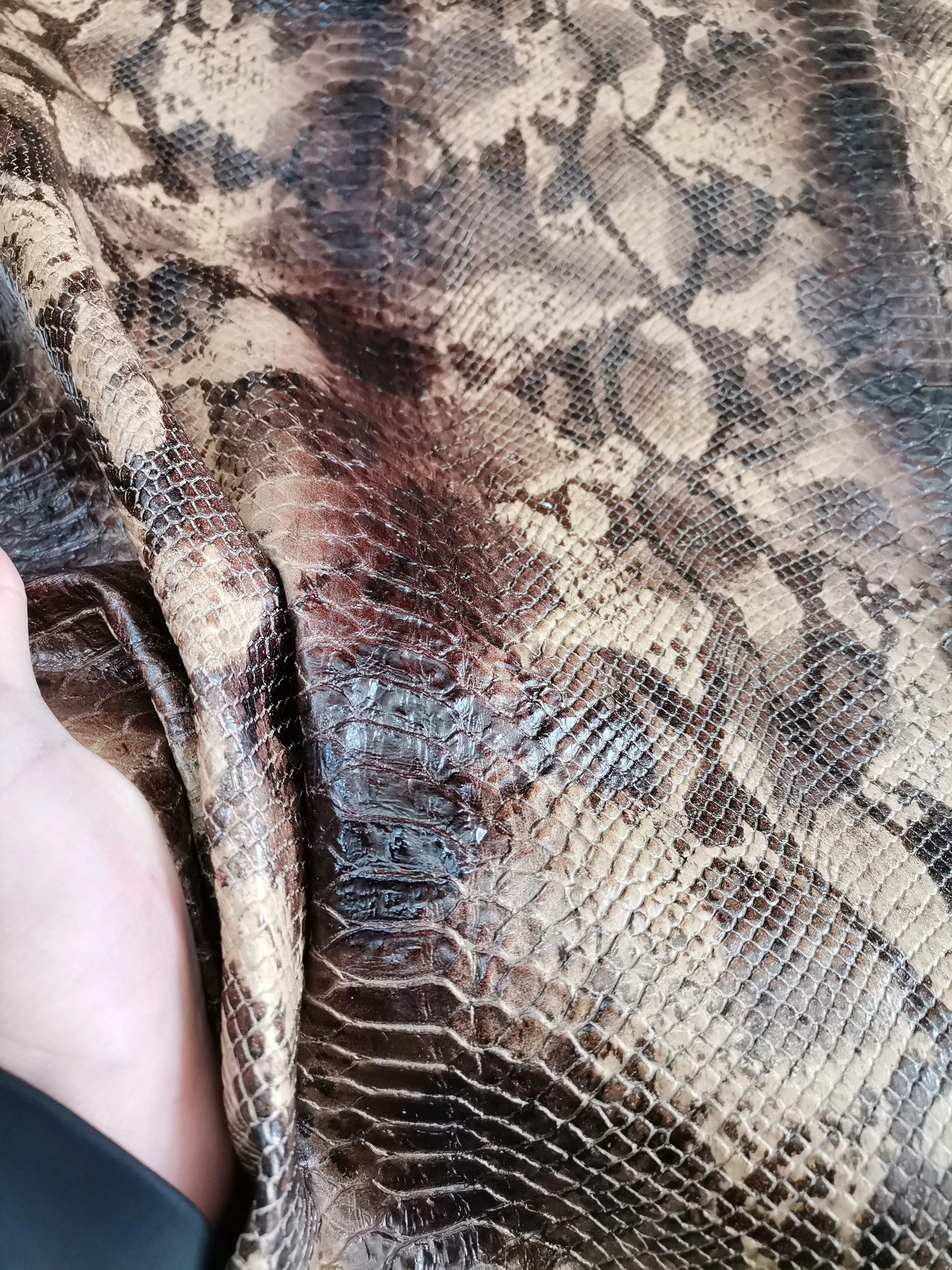 Cow splits snake printed geniune leather, Geniune thin cow leather python embossed thick 0,8mm ( 2 oz)