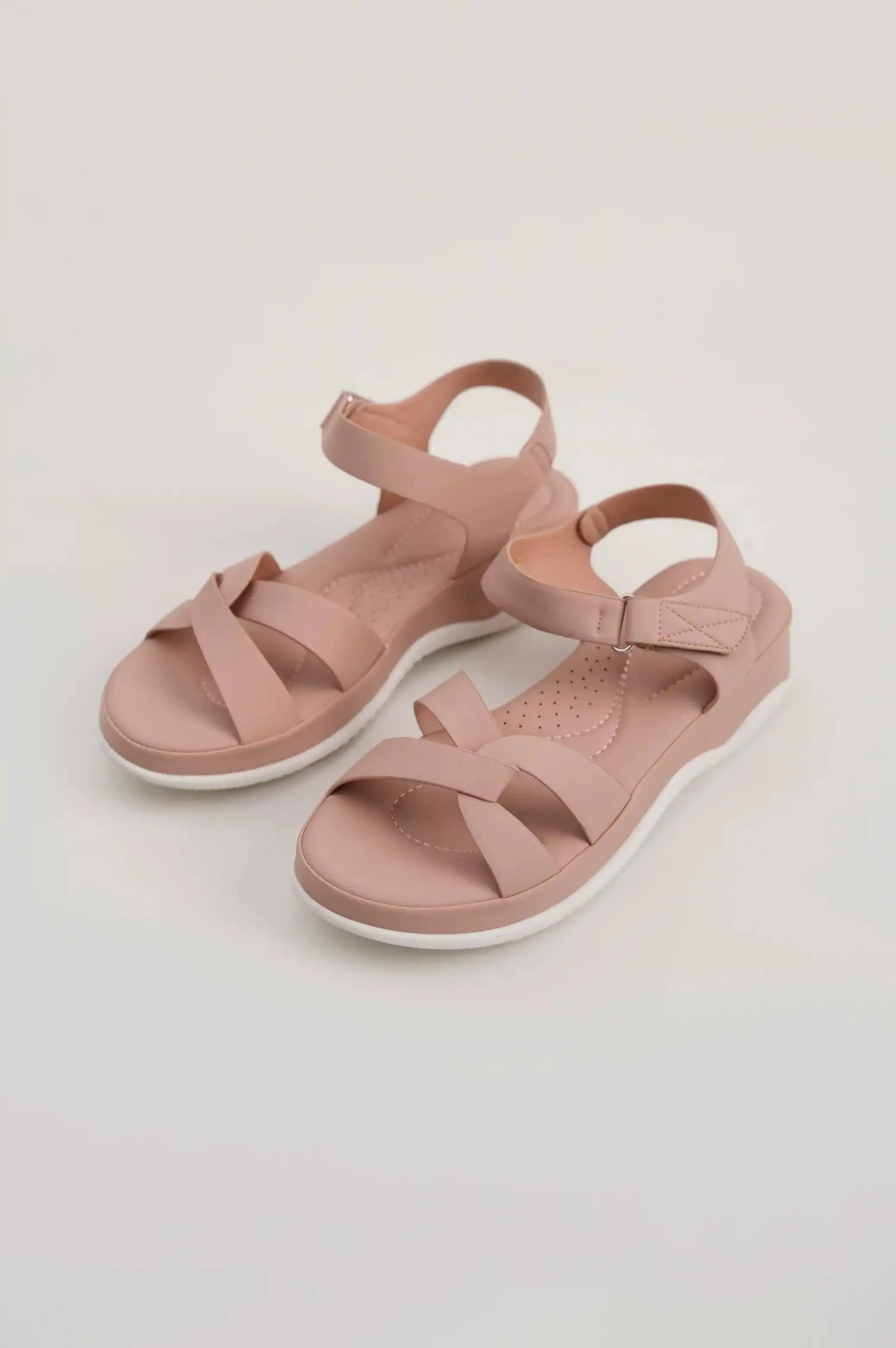 CRISS-CROSS SANDAL