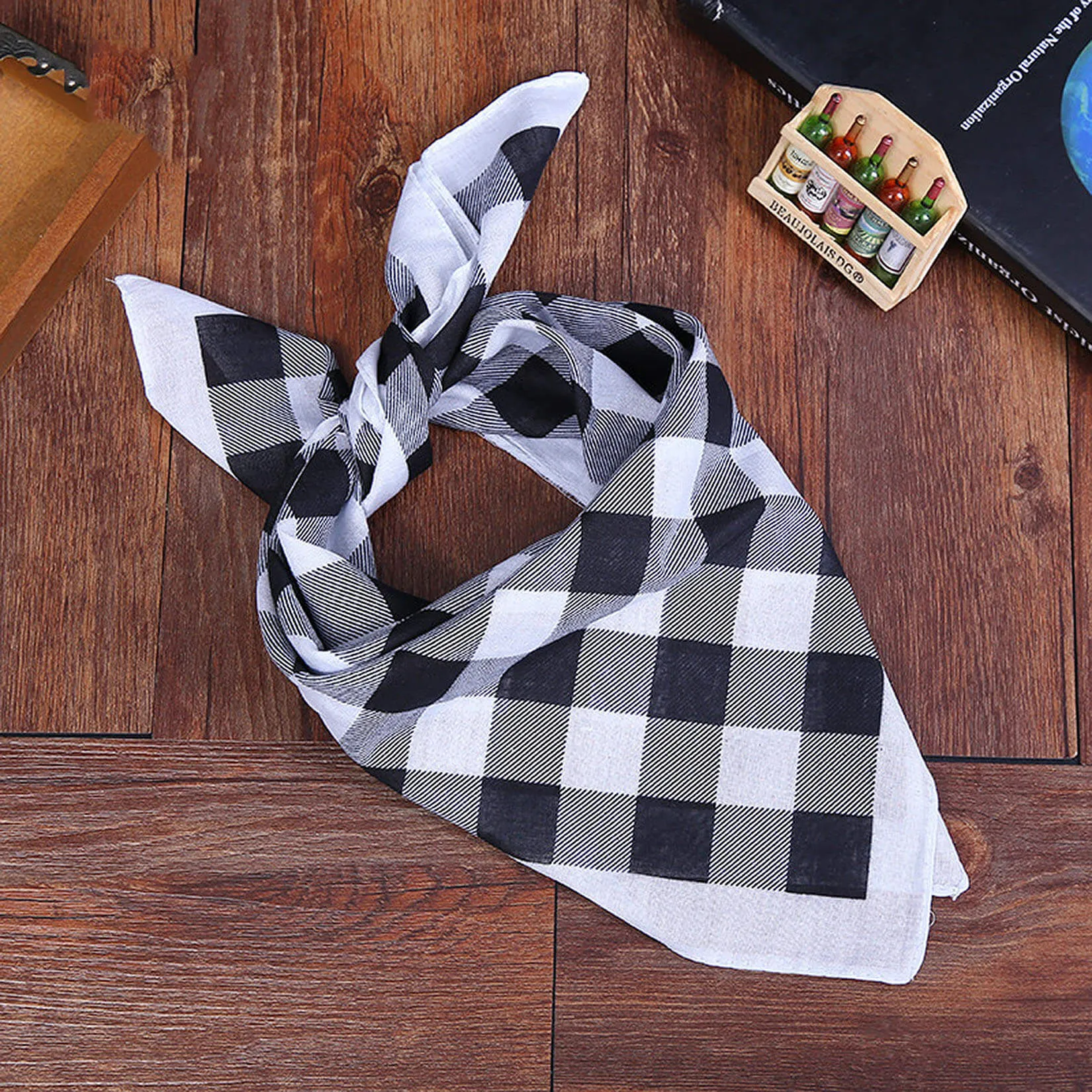 Unisex Bandanas Plaid Pet Scarves Checkered Kerchief Classic Triangle Dog Bibs Costume Decoration Accessories