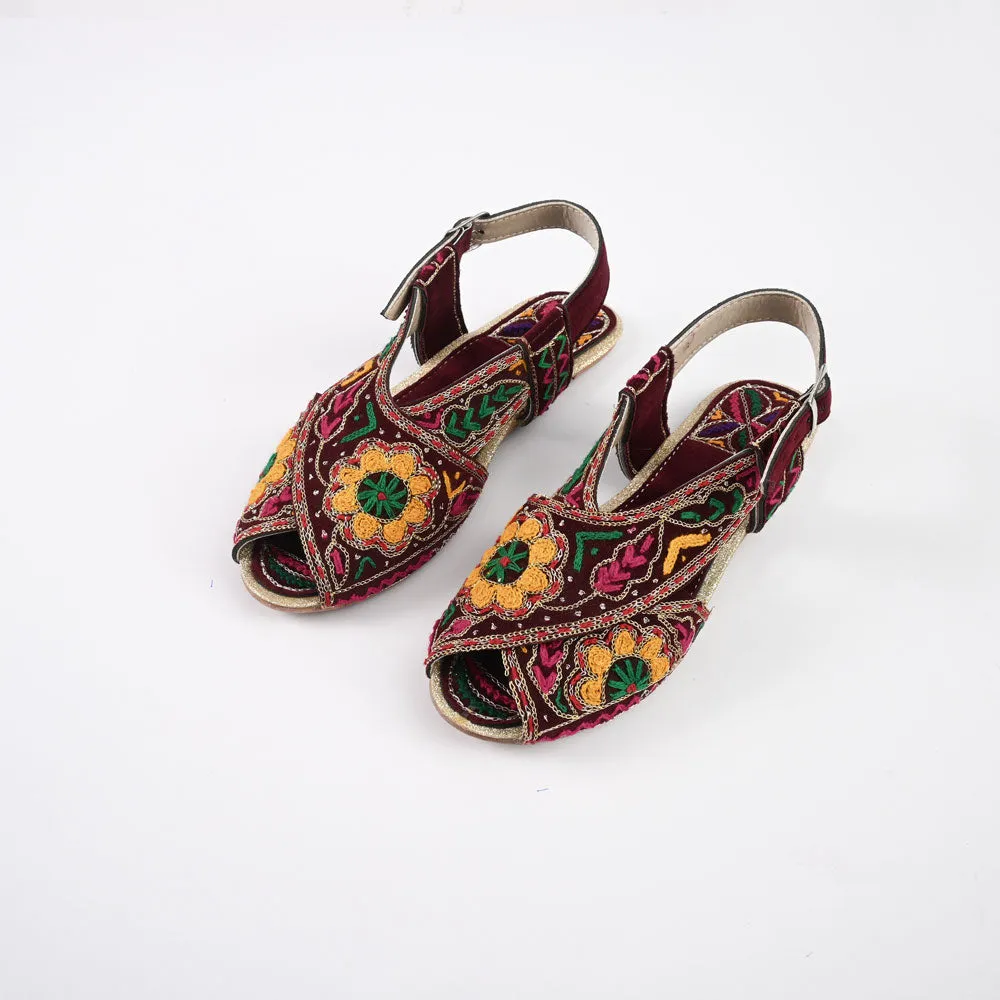 Women's Sighisoara Embroidered Design Peshawri Chappal