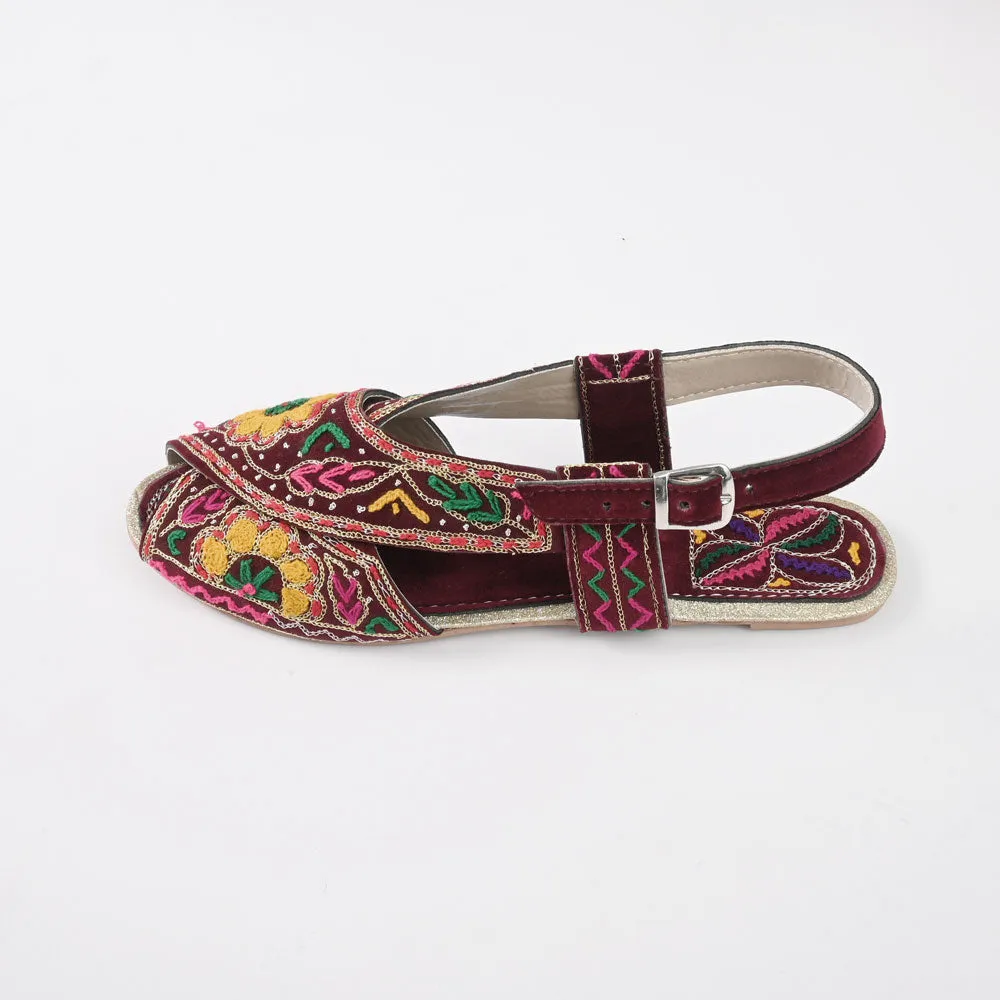 Women's Vukovar Embroidered Design Peshawri Chappal